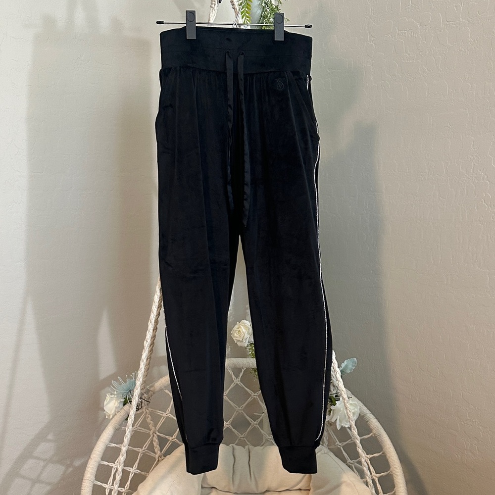 Women’s Velvet Jogger Pants